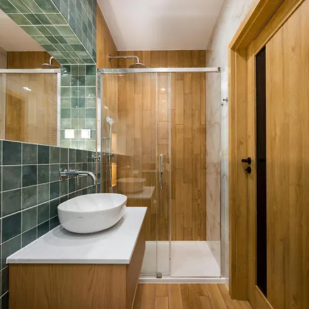 Modern Flow By Bookinghost Warschau