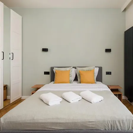 Modern Flow By Bookinghost *